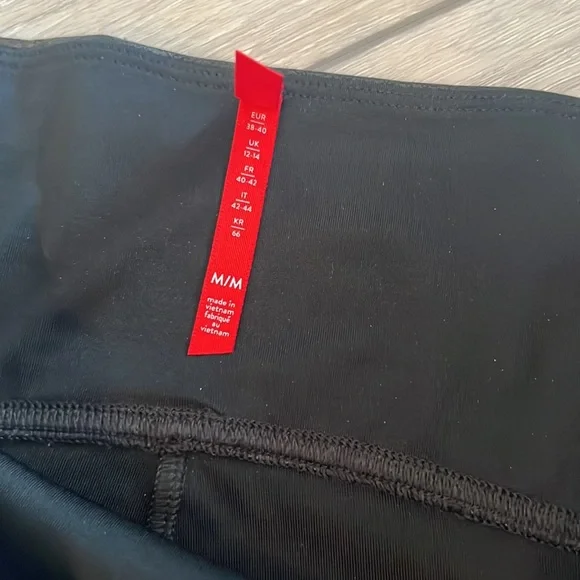 Spanx faux leather black and white stripe leggings - Picture 5 of 8